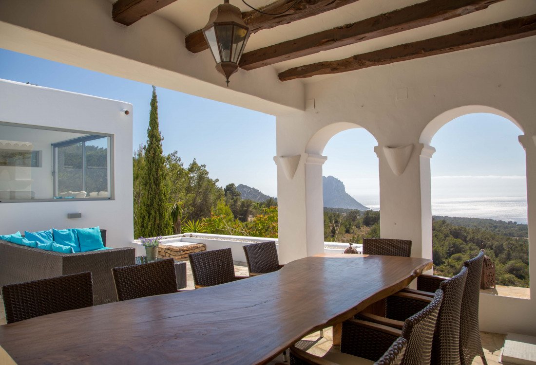 Casa de estilo ibicenco con vistas al legendario Es Vedra - 16