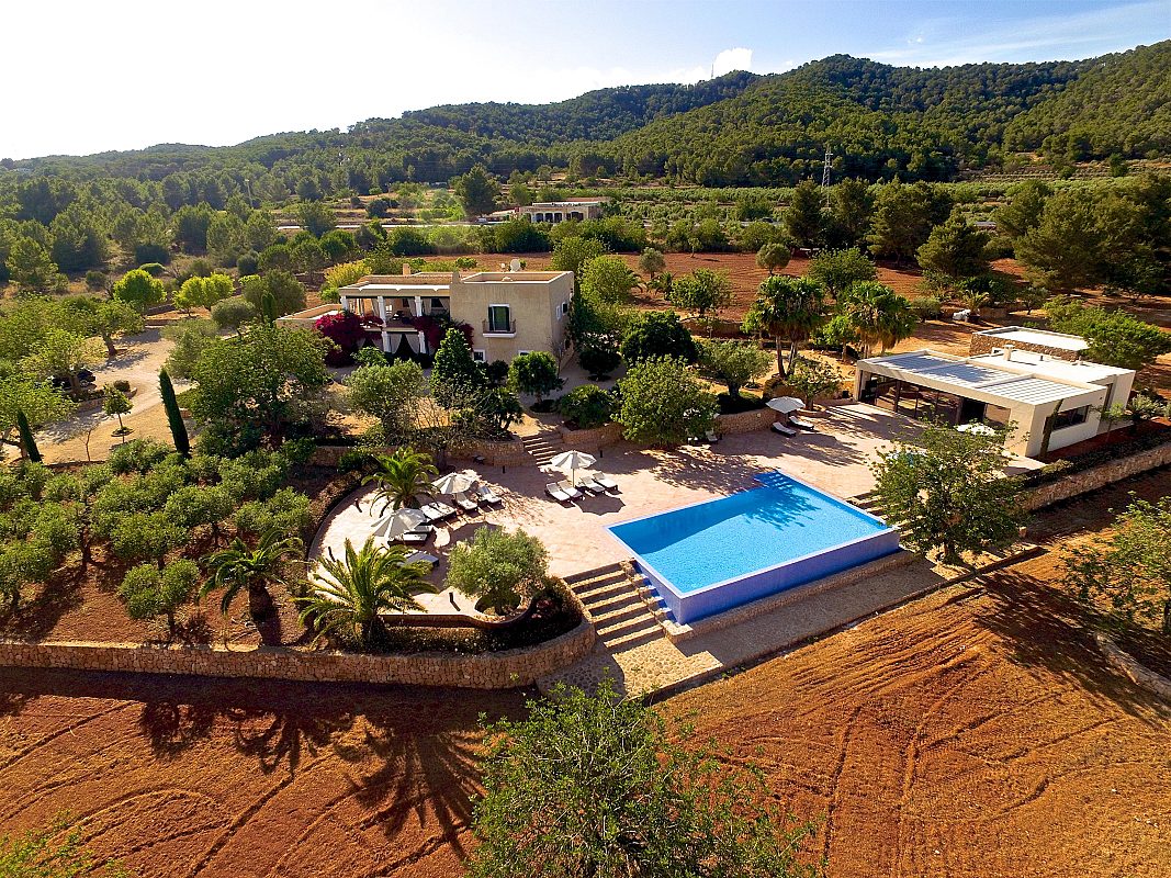 Magnífica propiedad de estilo mediterráneo en Santa Eularia - 2