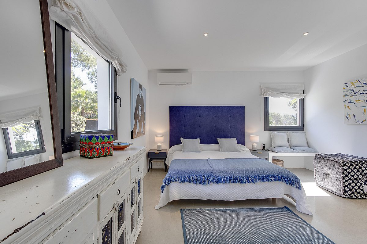 Stylish Cala Conte villa with privileged views - 24