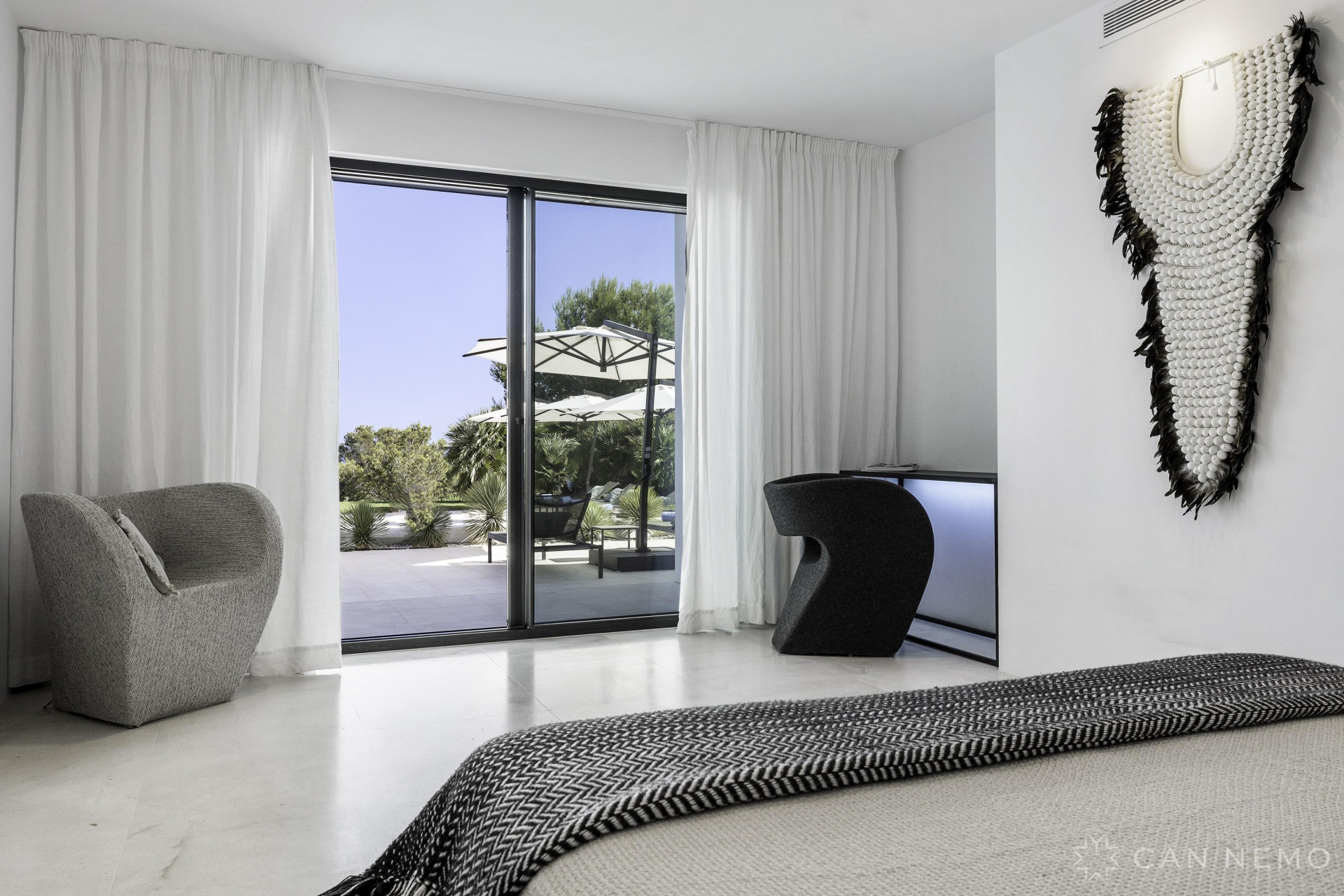Luxury elegant property in a very sought after location  - 32