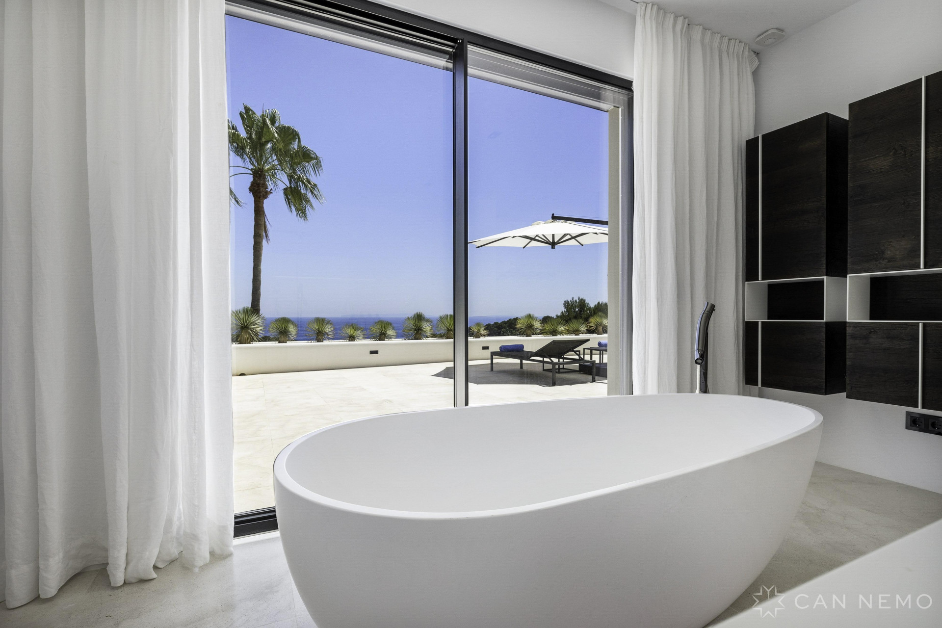 Luxury elegant property in a very sought after location  - 26