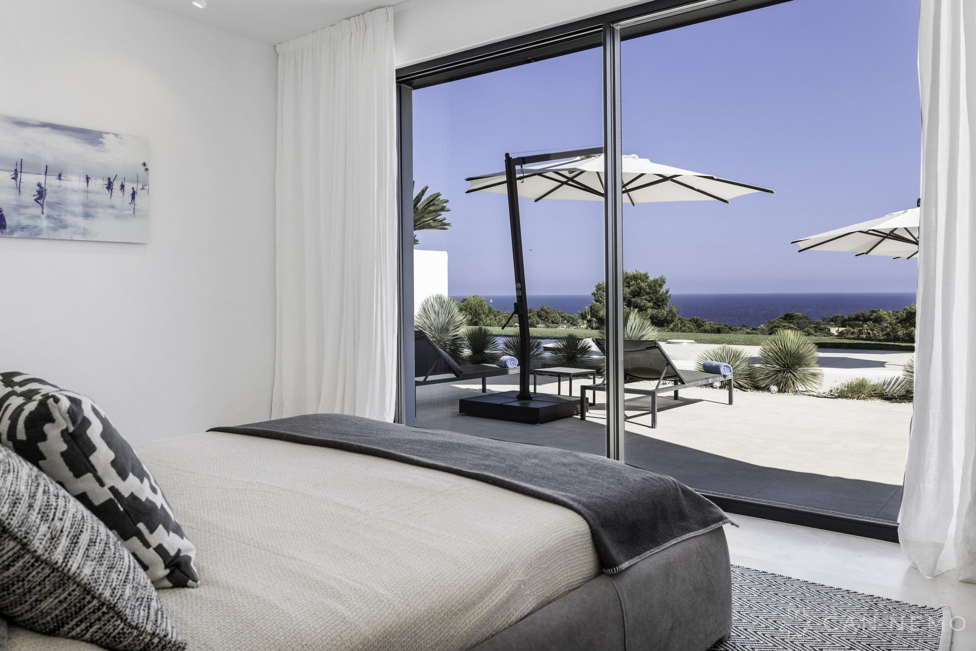 Luxury elegant property in a very sought after location  - 28