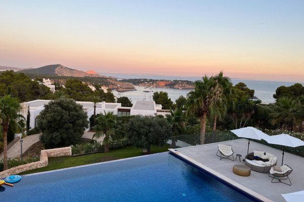 Sofisticada villa con vistas espectaculares en Vista Alegre - 1