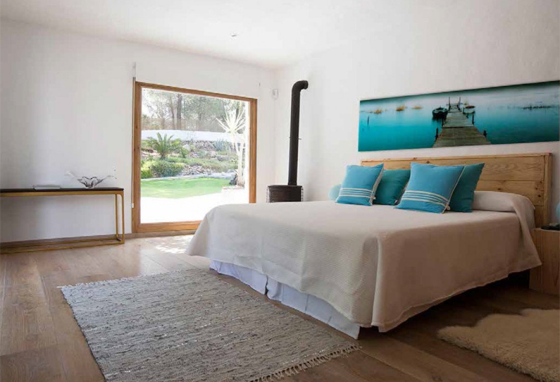 Luxusvilla im ibizenkischen Stil in den Hügeln von Cala Tarida - 25
