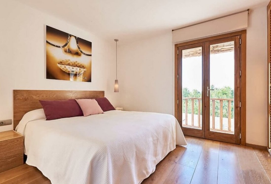 Luxusvilla im ibizenkischen Stil in den Hügeln von Cala Tarida - 21