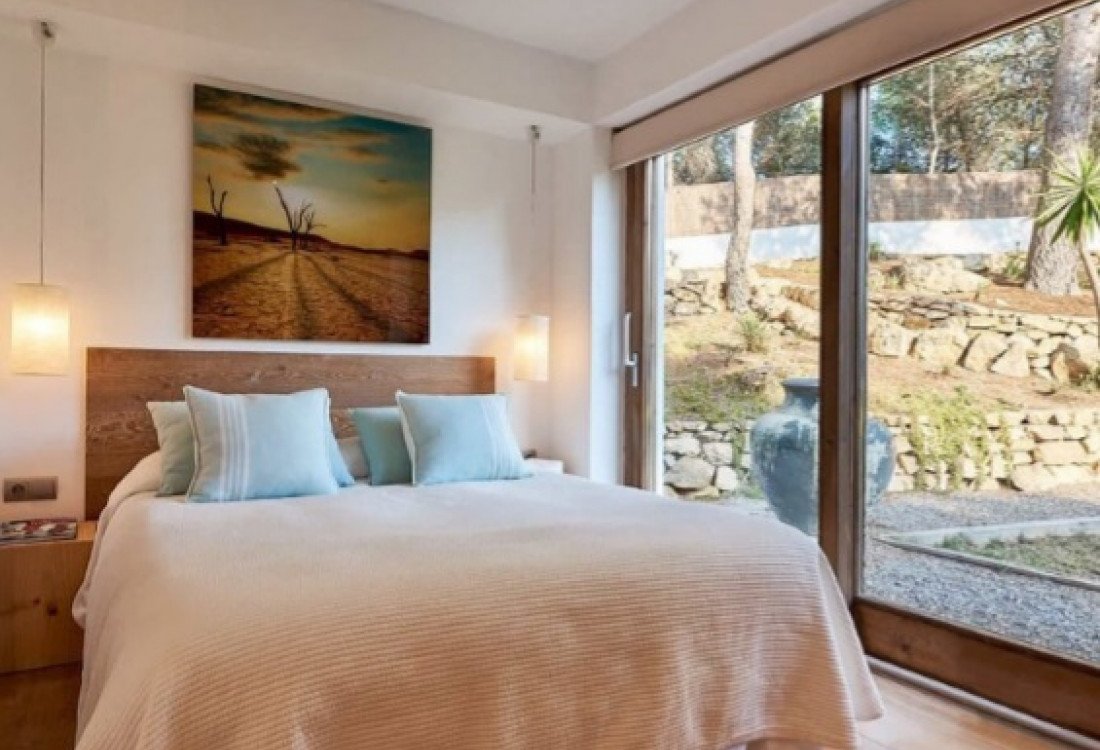 Luxusvilla im ibizenkischen Stil in den Hügeln von Cala Tarida - 16