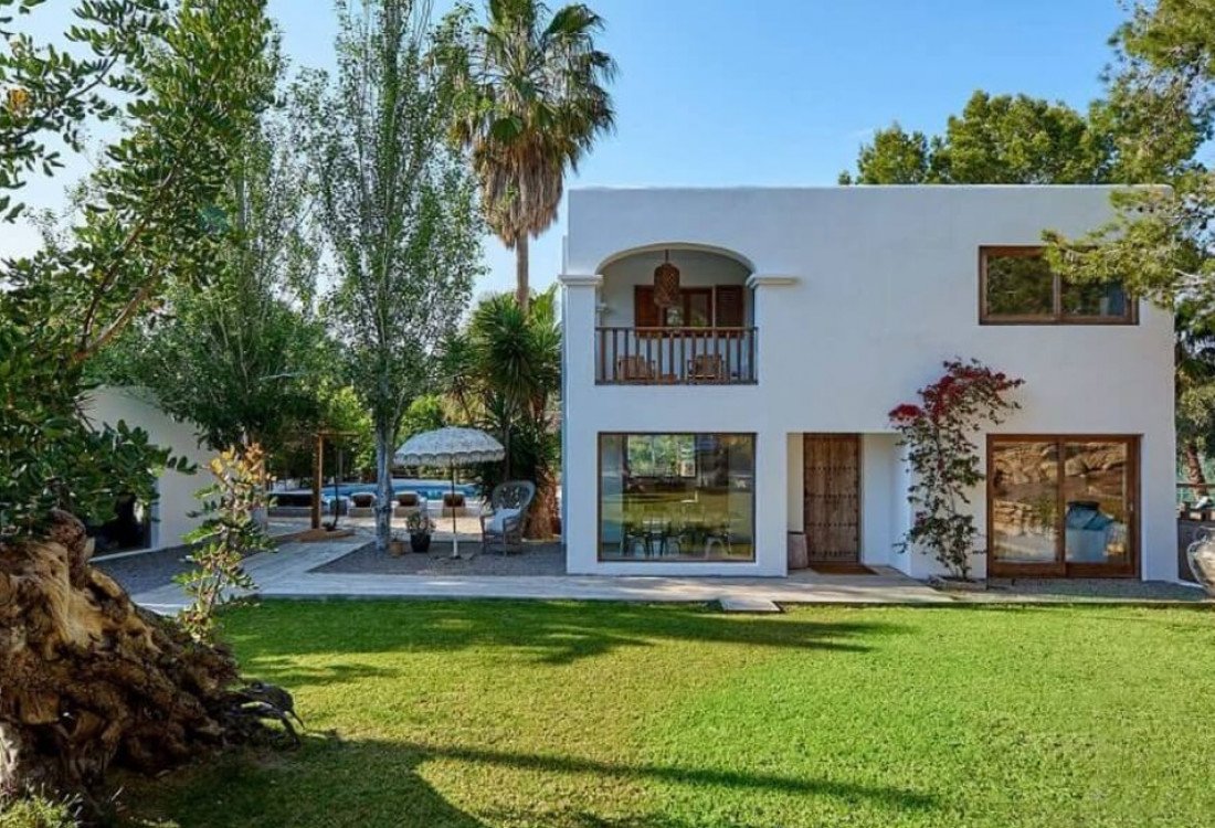 Luxusvilla im ibizenkischen Stil in den Hügeln von Cala Tarida - 4