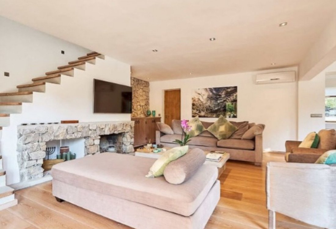 Luxusvilla im ibizenkischen Stil in den Hügeln von Cala Tarida - 11