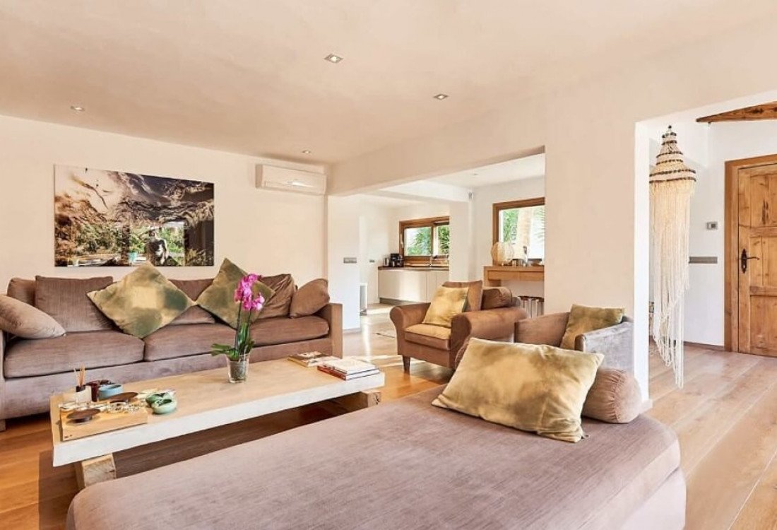 Luxusvilla im ibizenkischen Stil in den Hügeln von Cala Tarida - 12