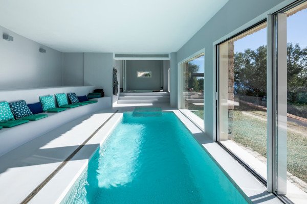 Lujosa y moderna propiedad en vecindario exclusivo - 5