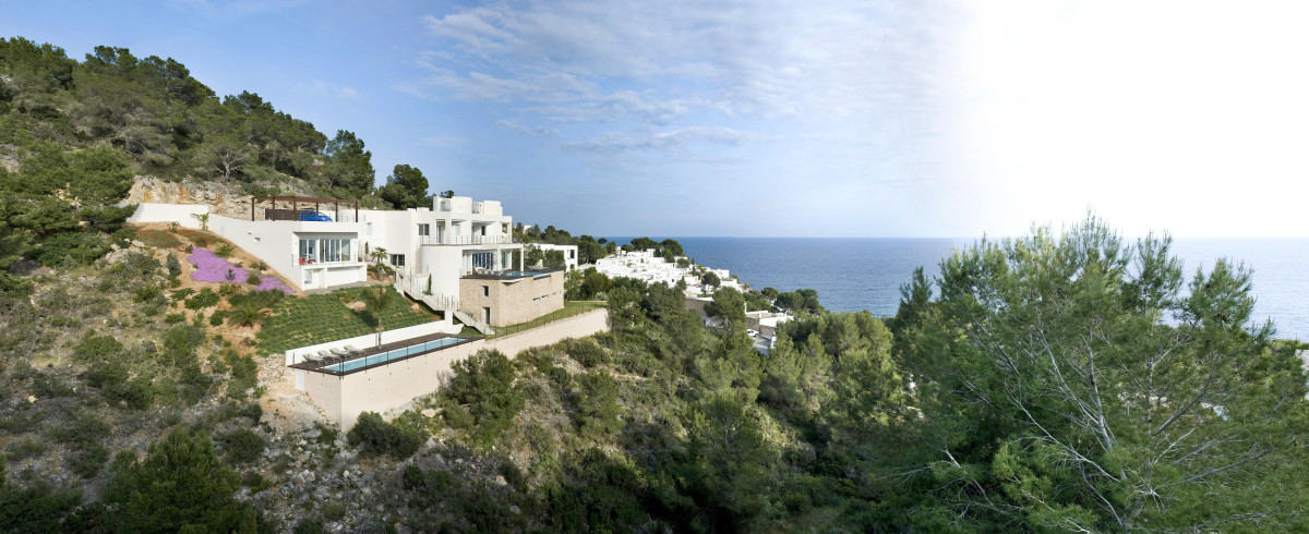 Deluxe modern property in exclusive neighbourhood - 2