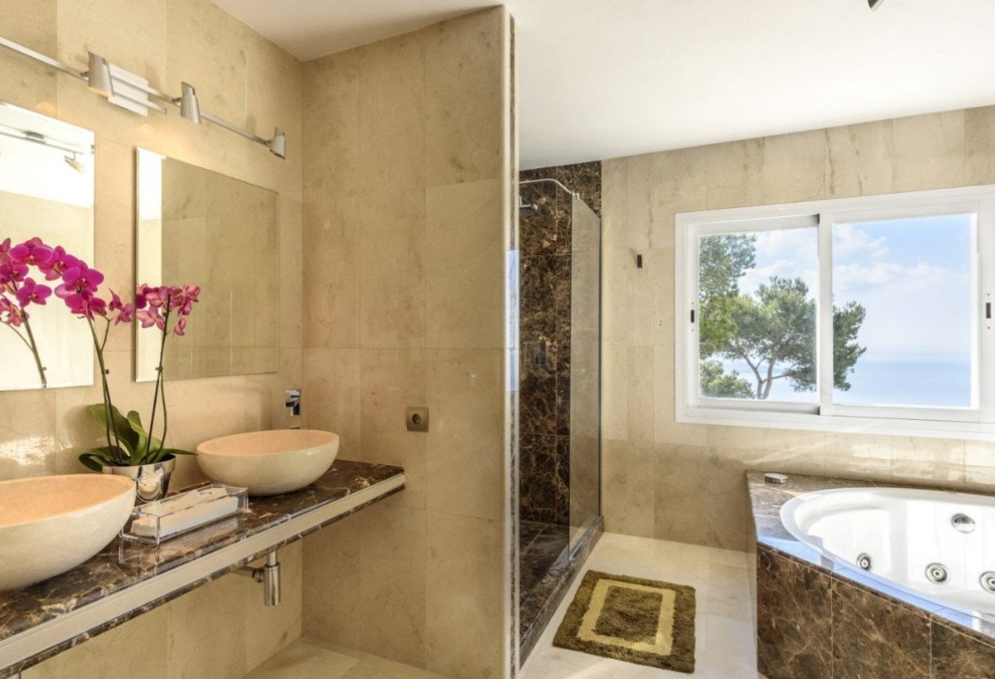 Preciosa villa moderna en las alturas de Es Cubells - 17