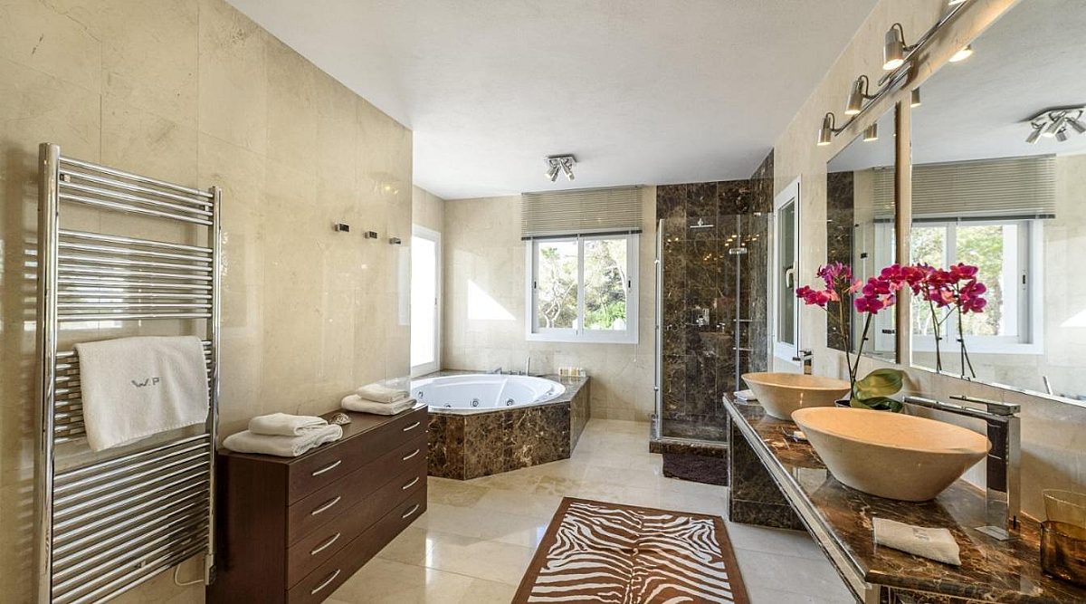 Preciosa villa moderna en las alturas de Es Cubells - 13
