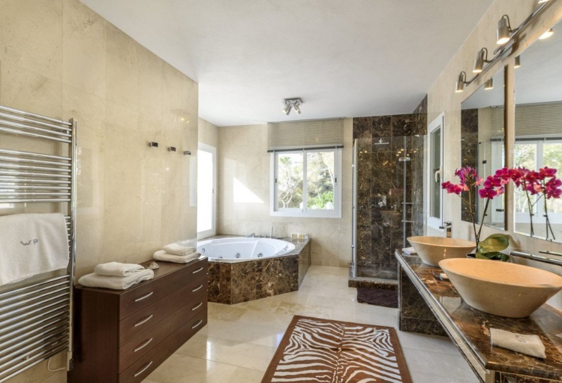 Preciosa villa moderna en las alturas de Es Cubells - 13