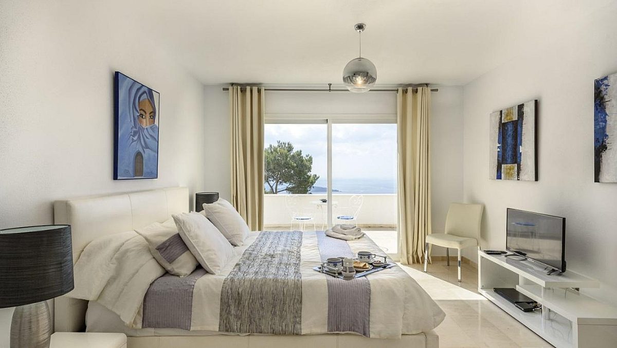 Preciosa villa moderna en las alturas de Es Cubells - 16