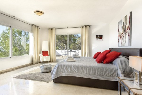 Preciosa villa moderna en las alturas de Es Cubells - 3