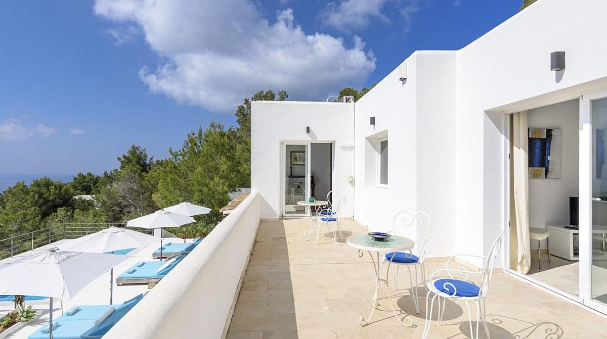 Preciosa villa moderna en las alturas de Es Cubells - 24
