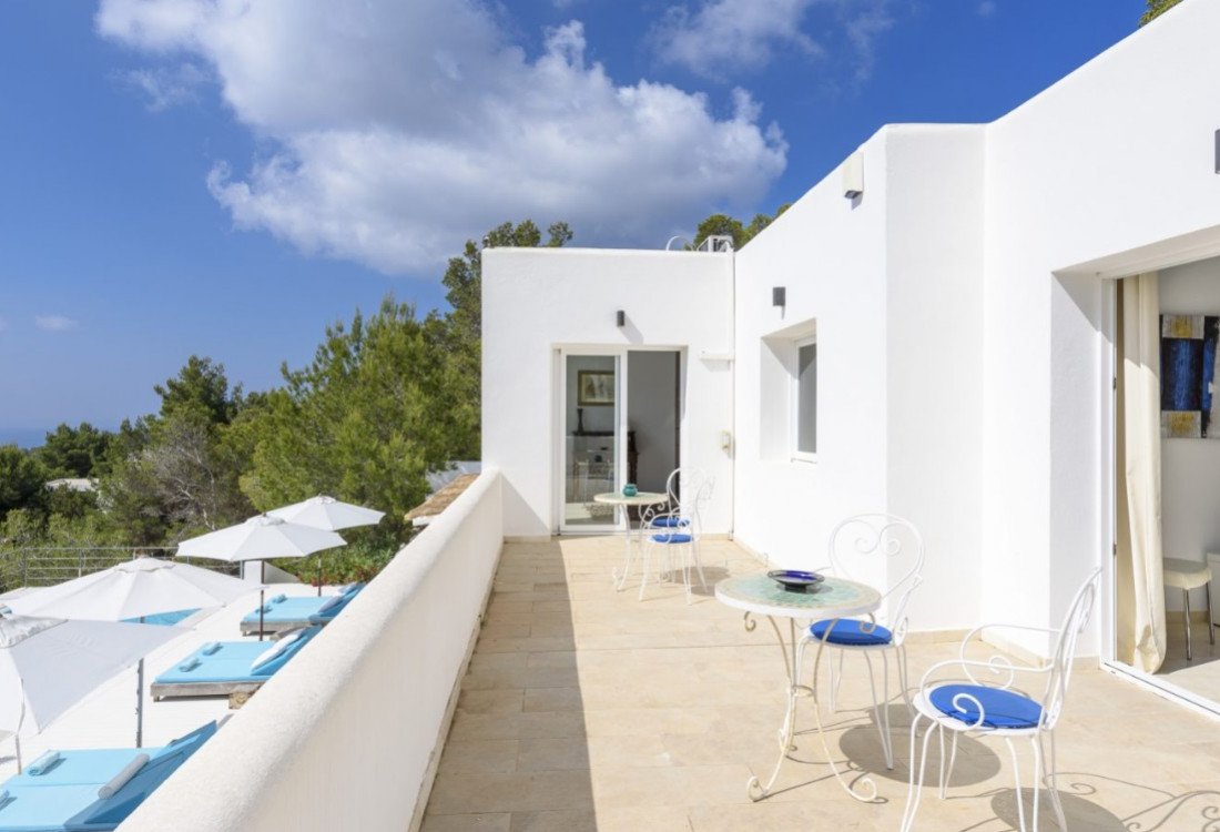 Preciosa villa moderna en las alturas de Es Cubells - 24