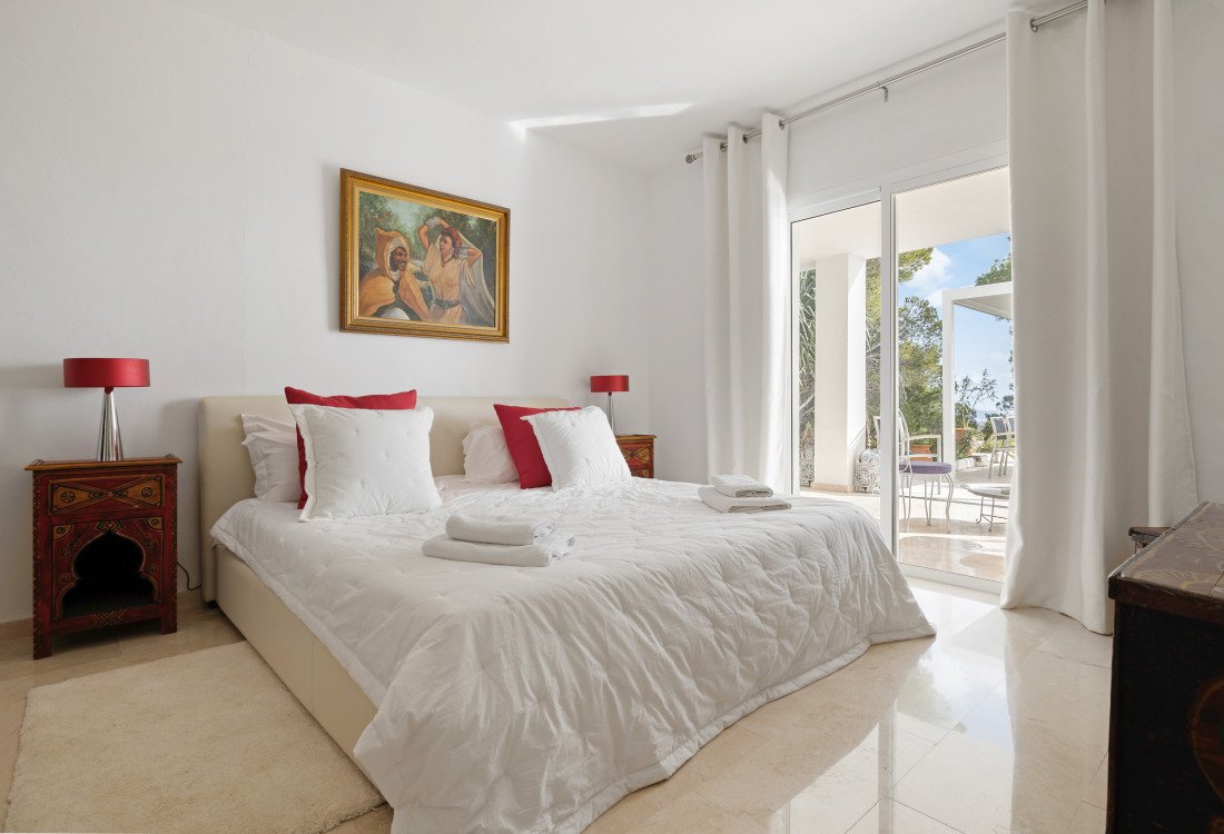 Preciosa villa moderna en las alturas de Es Cubells - 20