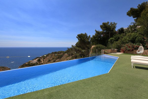 Fantástica villa minimalista en zona exclusiva - 1