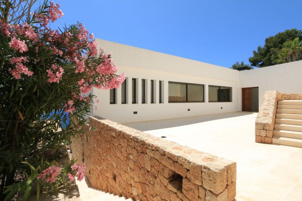 Fantástica villa minimalista en zona exclusiva - 2