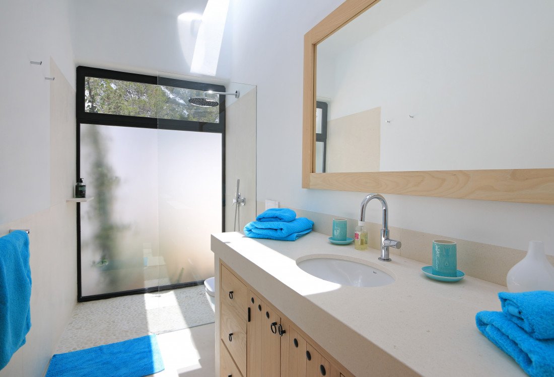 Pure Blakstad design in the north of the island - 32