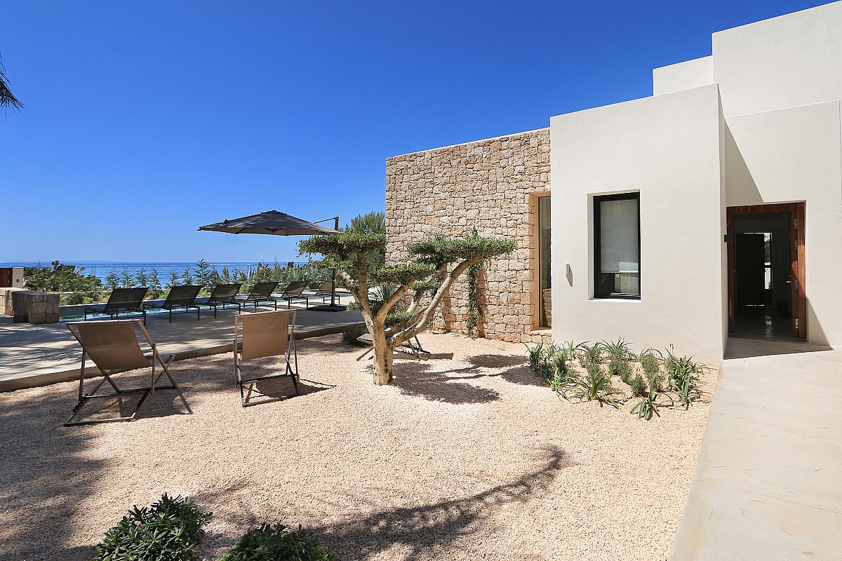 Eine moderne Villa nur wenige Meter vom Meer entfernt - 6
