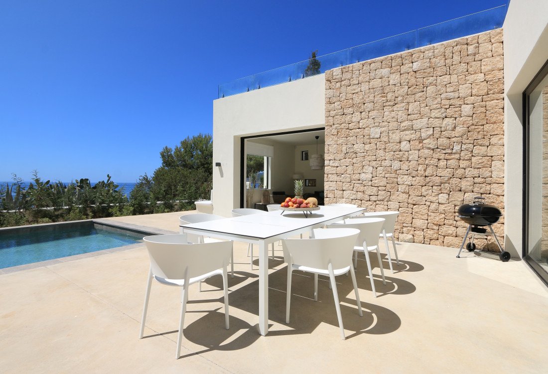 Eine moderne Villa nur wenige Meter vom Meer entfernt - 9