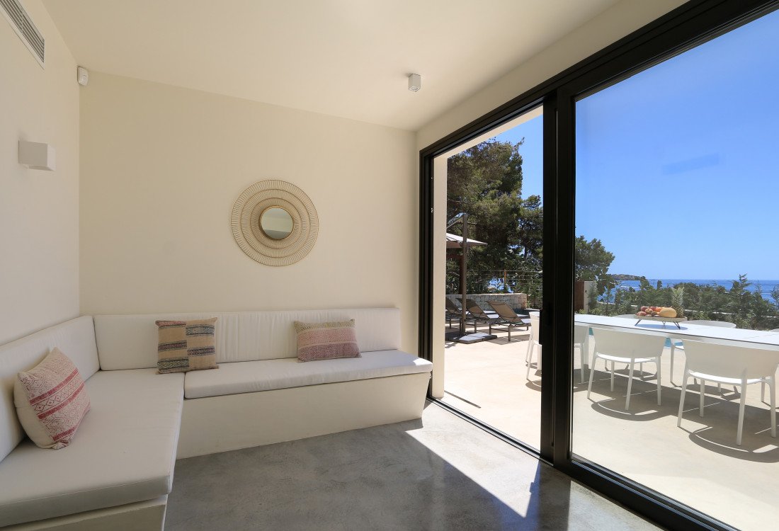 Eine moderne Villa nur wenige Meter vom Meer entfernt - 13