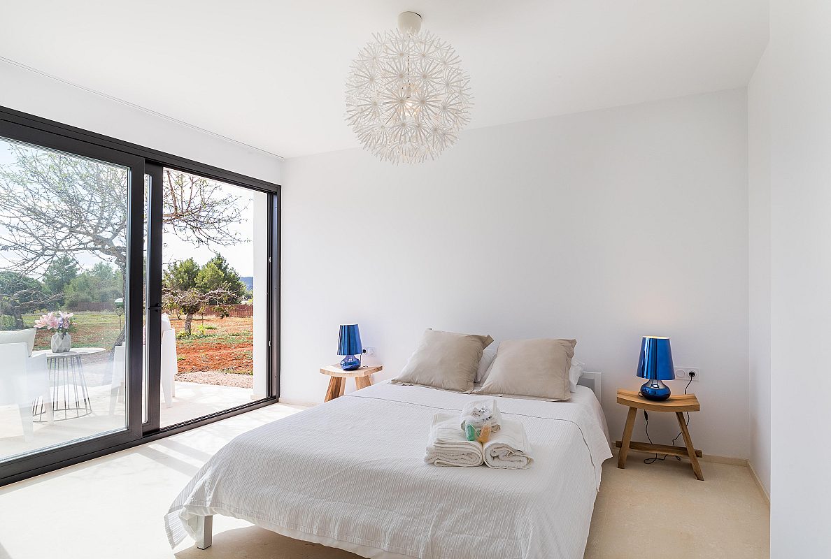 Villa de arquitectura moderna en la carretera de Sant Joan - 23