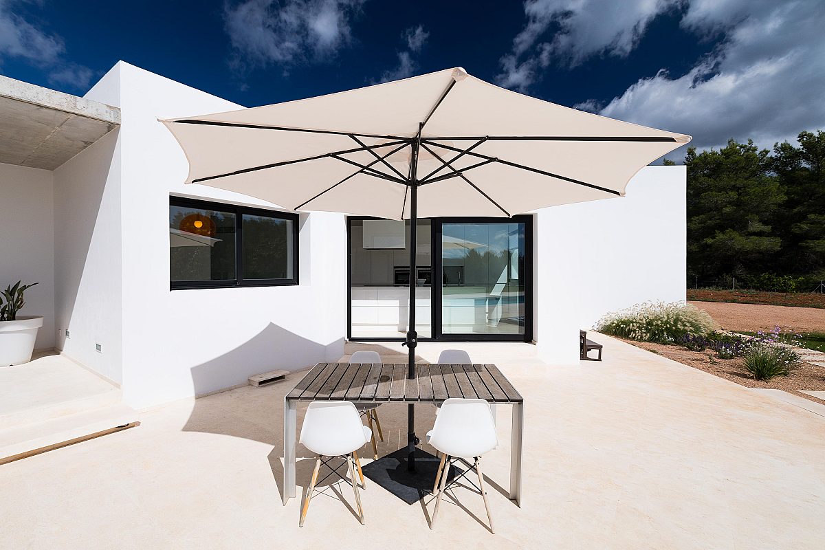 Villa de arquitectura moderna en la carretera de Sant Joan - 32