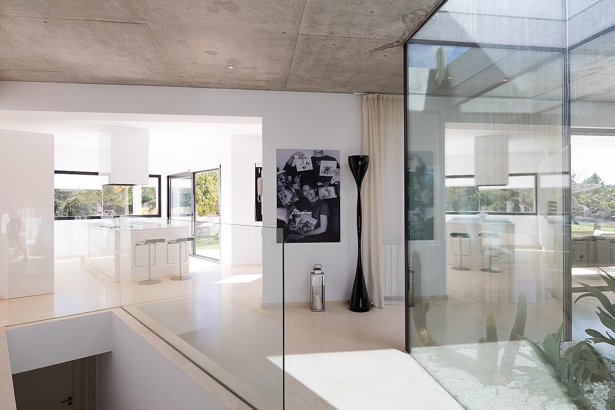 Villa de arquitectura moderna en la carretera de Sant Joan - 20