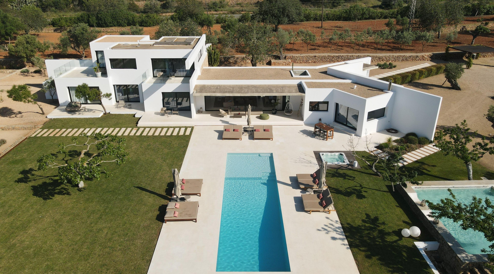 Villa de arquitectura moderna en la carretera de Sant Joan - 2