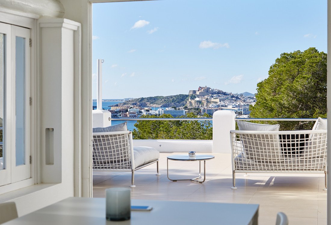 High-end Ibizan luxury in Cap Martinet - 5