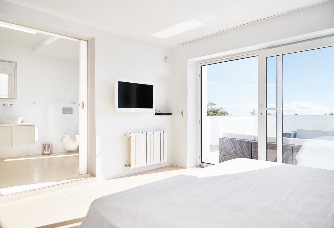 High-end Ibizan luxury in Cap Martinet - 13