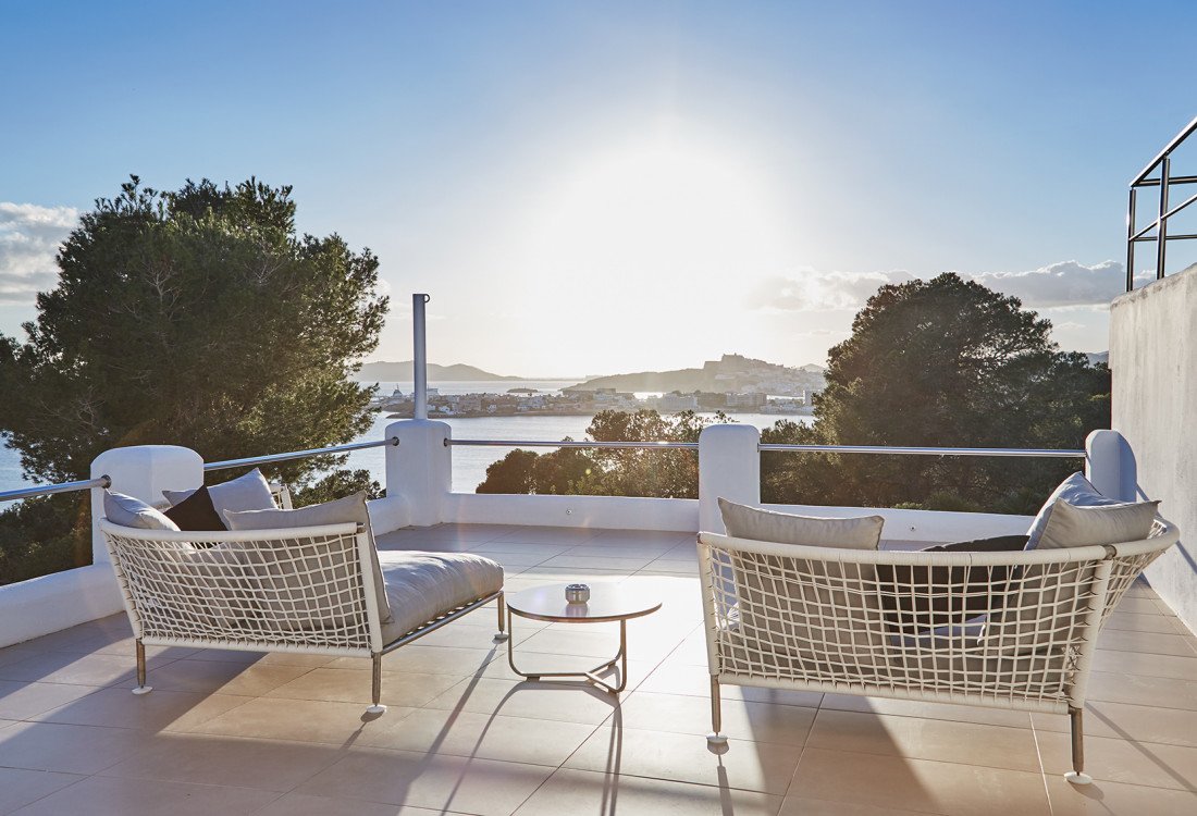 High-end Ibizan luxury in Cap Martinet - 4