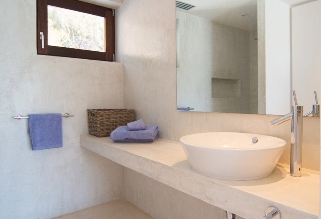 Villa de diseño en la parte alta de Cala Tarida - 13
