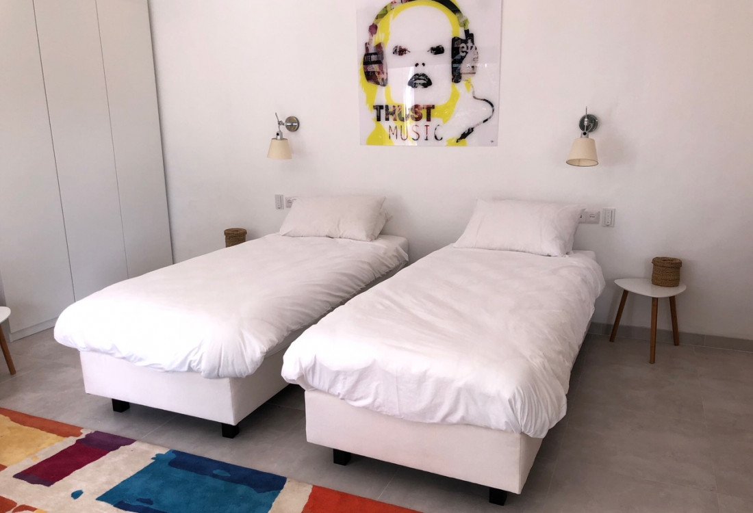Villa de diseño en la parte alta de Cala Tarida - 22