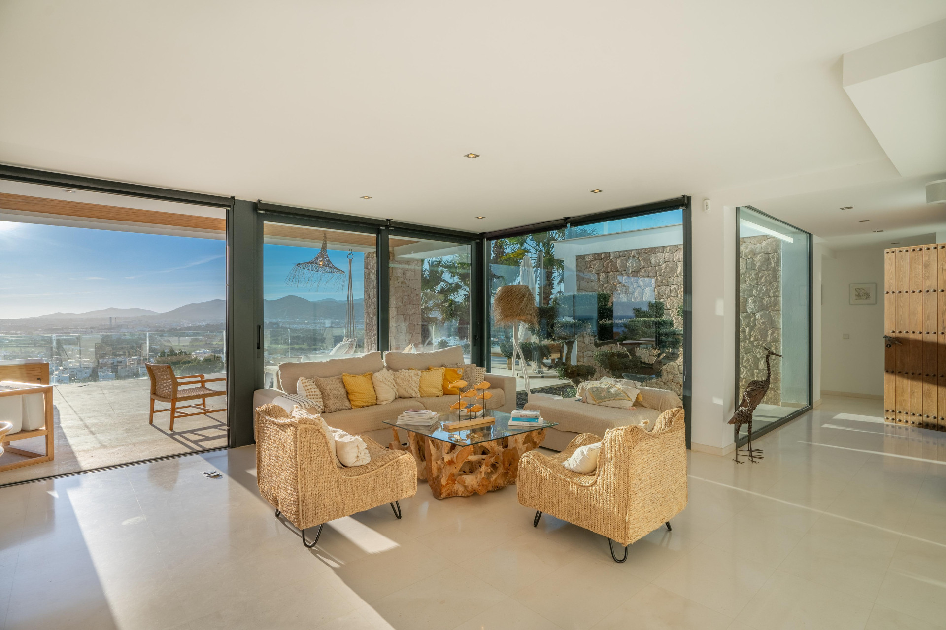 Villa privada rodeada de naturaleza con vistas panorámicas - 12