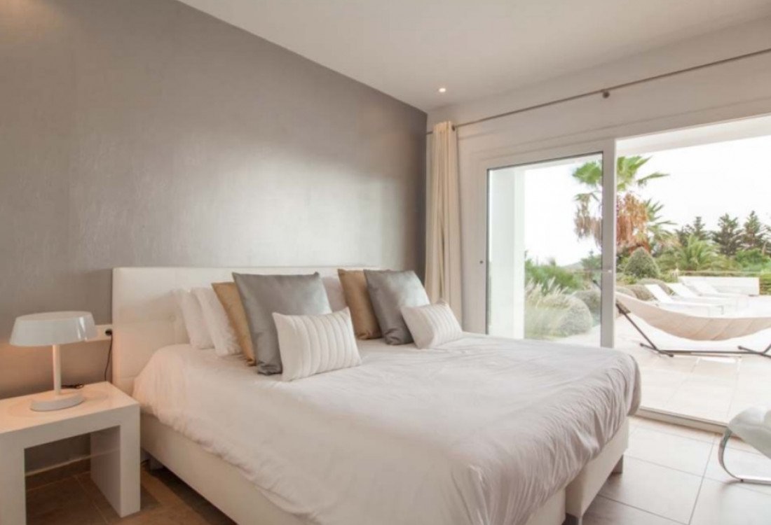 Exceptional villa in prestigious Cala Jondal - 14