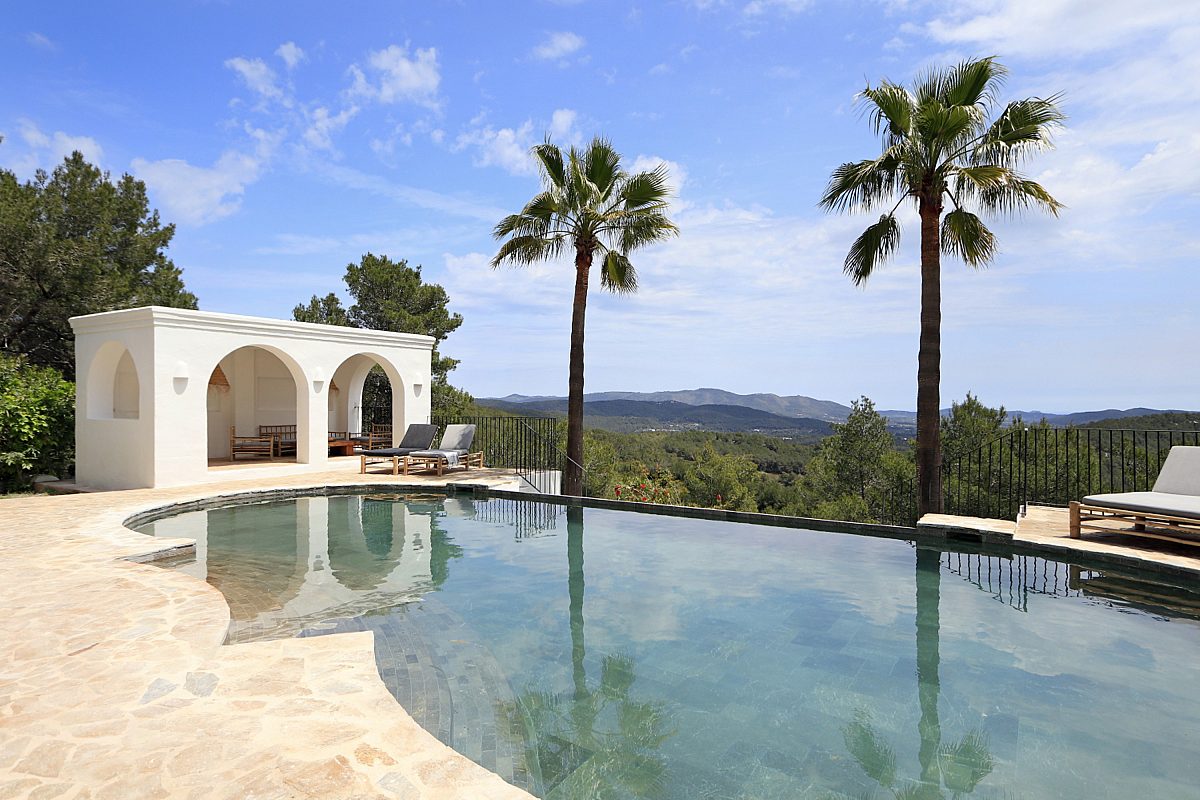 Genuine Ibizan property in Santa Gertrudis - 1