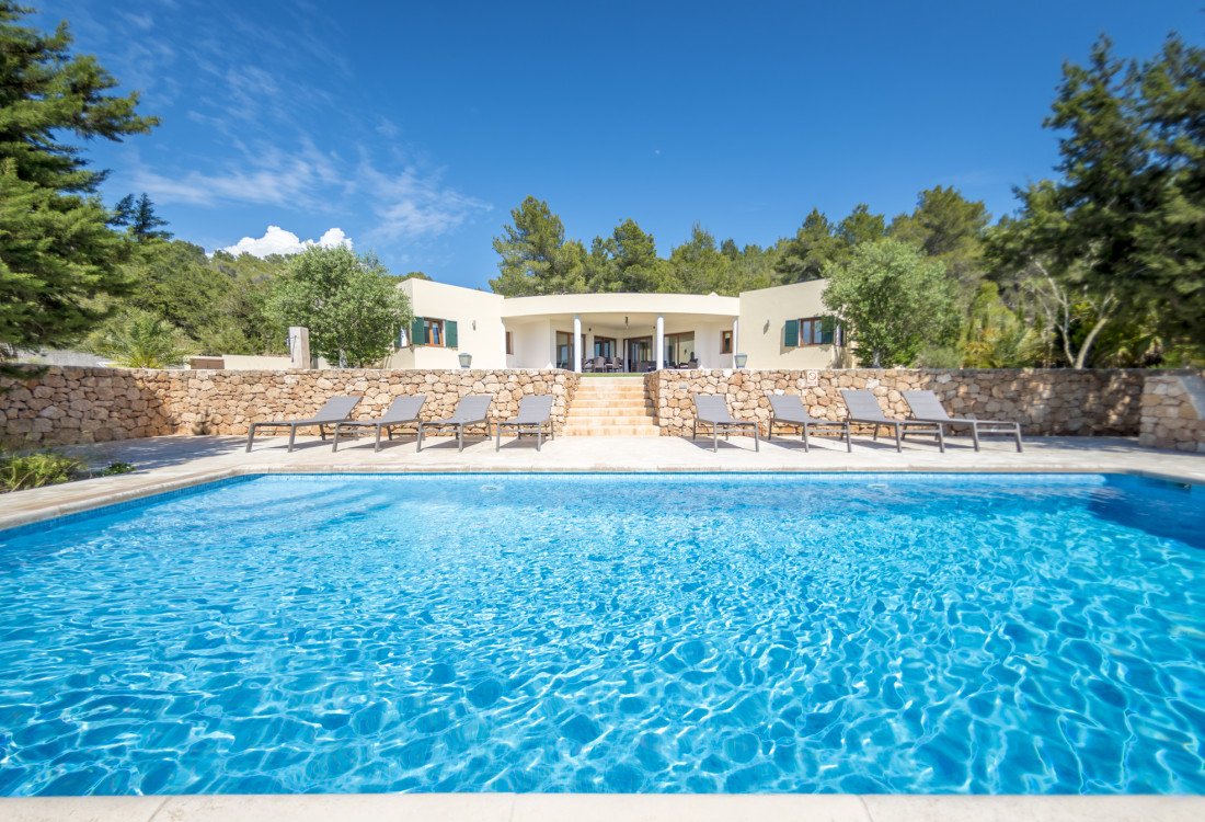 Espaciosa casa de vacaciones en el pueblo de Sant Josep - 1