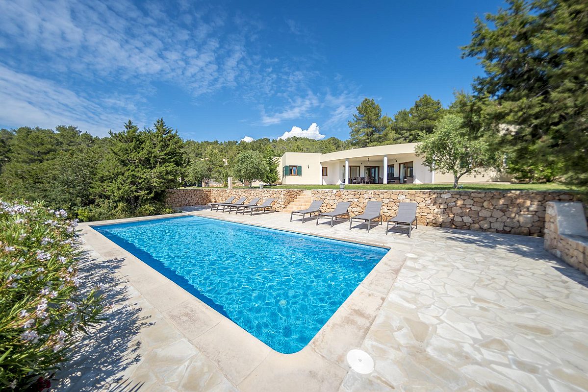 Geräumiges Ferienhaus im Dorf Sant Josep - 4