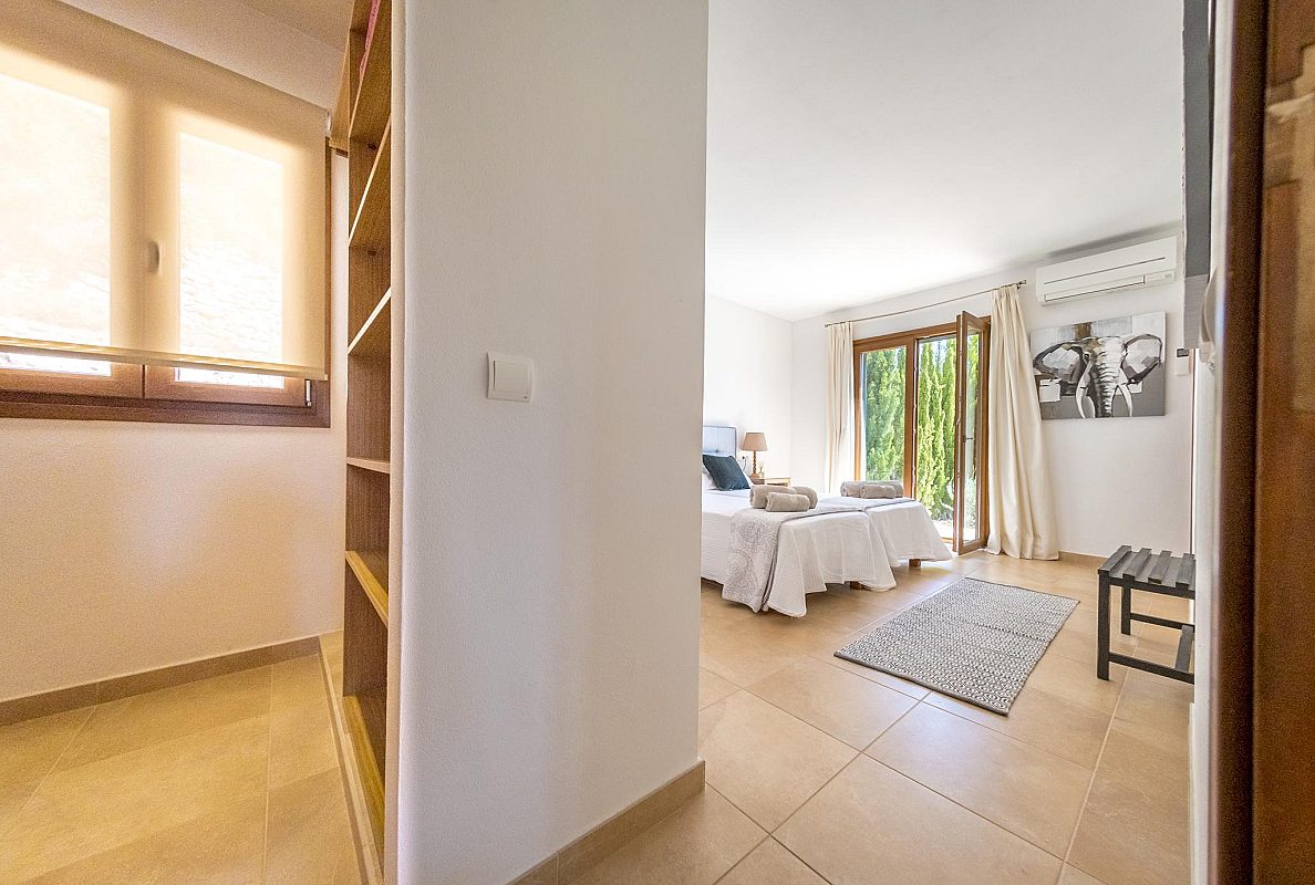 Geräumiges Ferienhaus im Dorf Sant Josep - 21