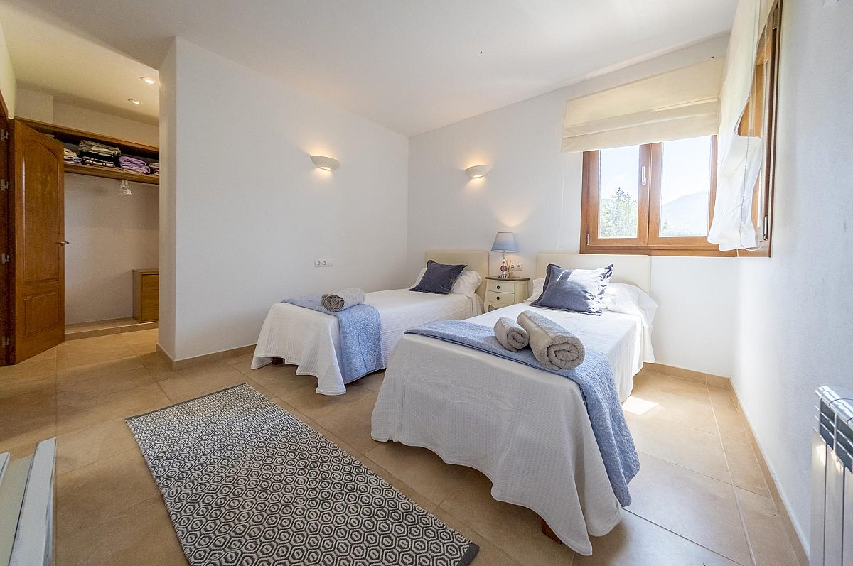 Geräumiges Ferienhaus im Dorf Sant Josep - 26
