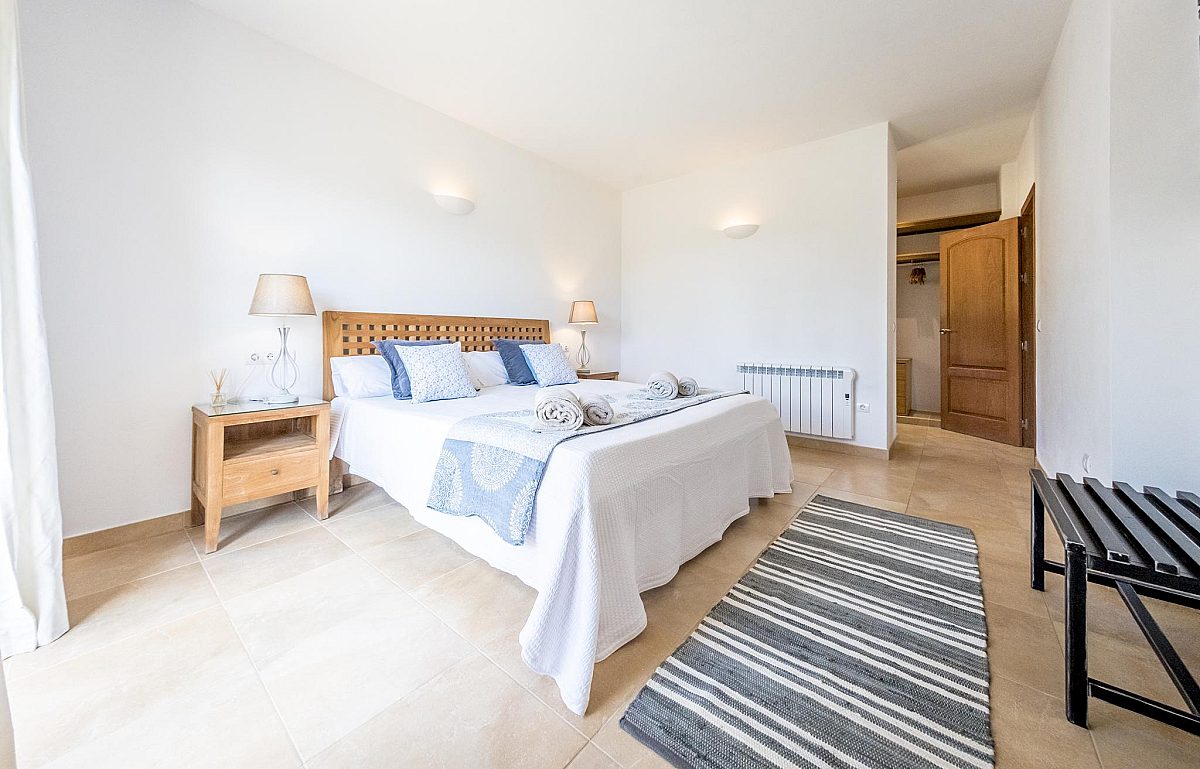 Geräumiges Ferienhaus im Dorf Sant Josep - 29