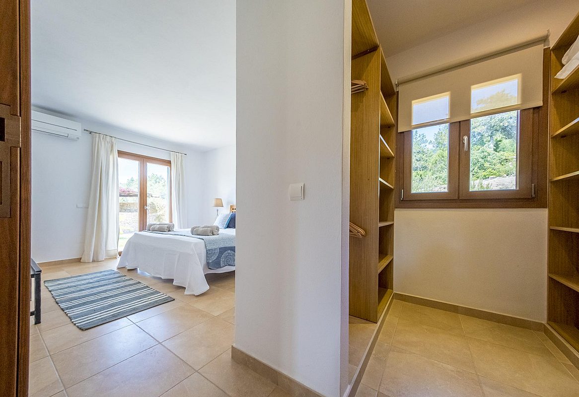 Geräumiges Ferienhaus im Dorf Sant Josep - 16
