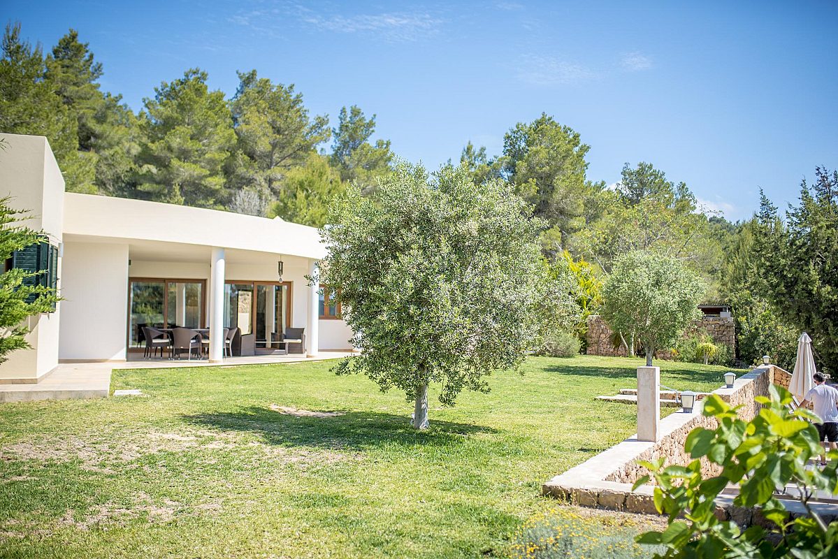 Geräumiges Ferienhaus im Dorf Sant Josep - 2