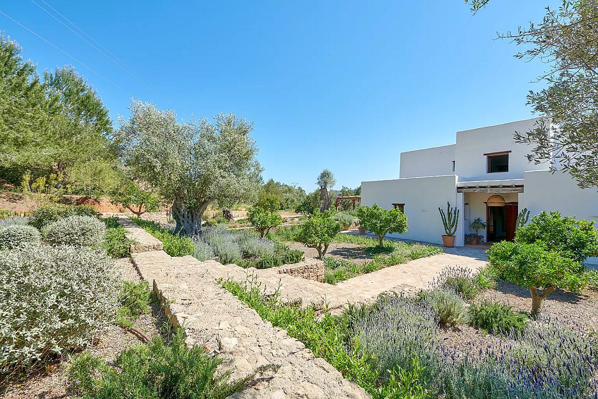 Impresionante finca Blakstad en el corazón del campo ibicenco - 14