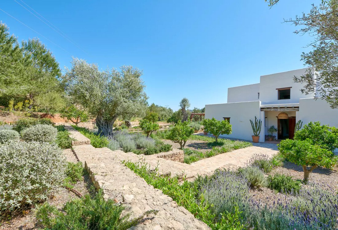 Impresionante finca Blakstad en el corazón del campo ibicenco - 14